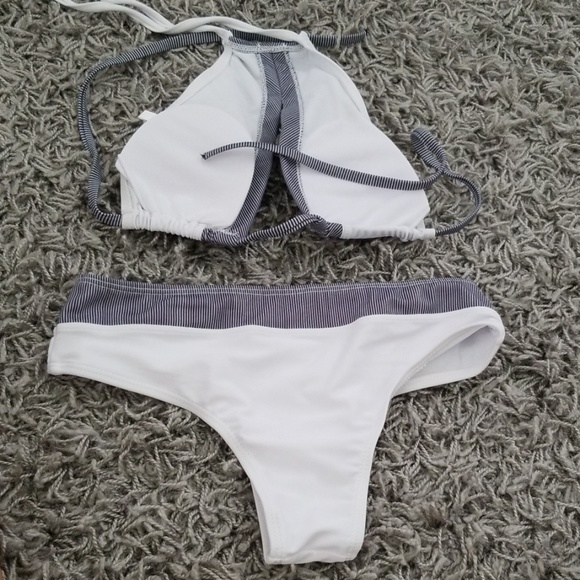 Selling 3 sets of bathing suits - Picture 2 of 6